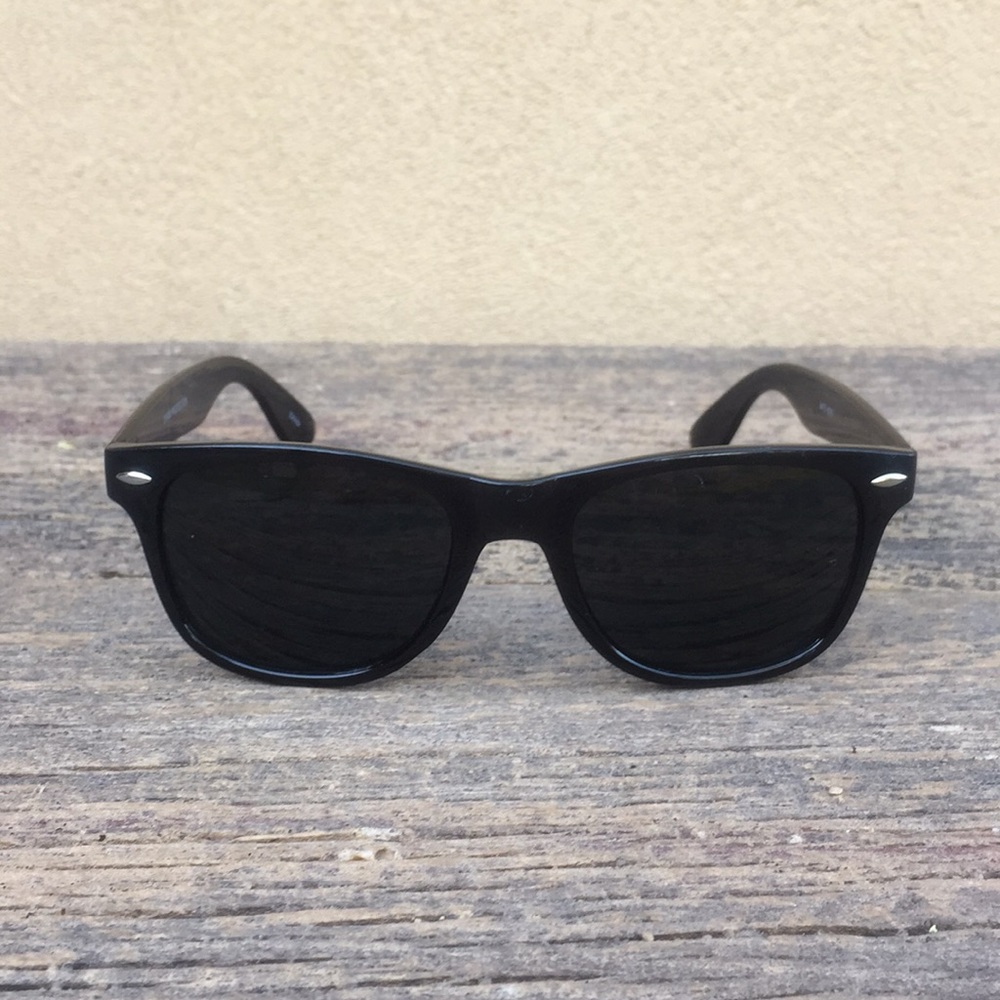 Classic Unisex Black Sunglasses